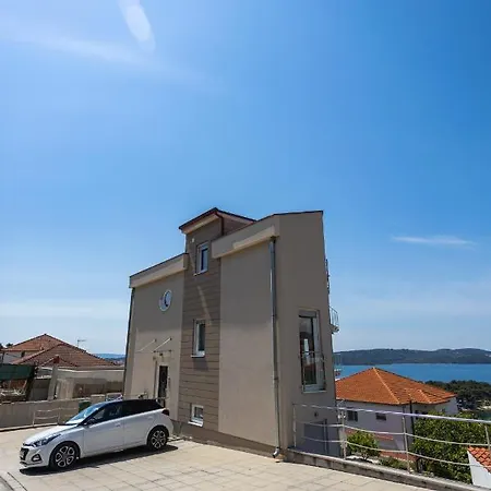 Luka'S View * Trogir